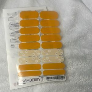 Jamberry Nail Wrap - Daisy Days